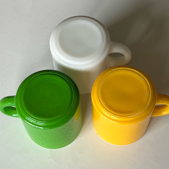 Hazel-Atlas “Orange Peel” pebble textured milk glass coffee mugs set/3 - Picture 10 of 12